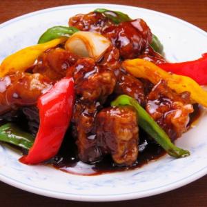 中華の定番の逸品♪お肉のボリューム感と甘酸っぱい風味が美味しい！