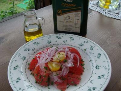 夏季 完熟トマトのサラダ、仏産オリーブオイル