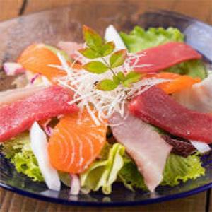 彩り野菜の和風海鮮サラダ