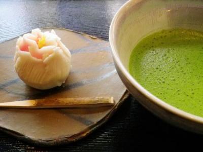 抹茶(季節の上生菓子付)