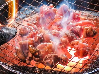 毎日仕入れる九州産の朝引き鶏は絶品 鶏もも肉の炭火焼