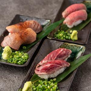今年話題の肉寿司もご用意！トロ銀ではカルビ、ハラミ、牛タンの3種類の肉寿司をお楽しみいただけます！