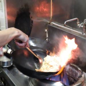 強火で炒める本場中華鍋を使用した調理技術★