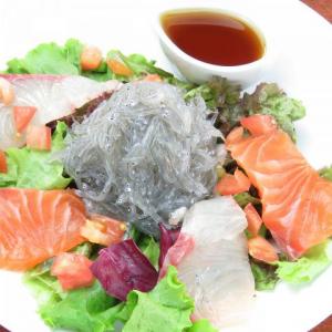 生しらすと鮮魚の海鮮サラダ