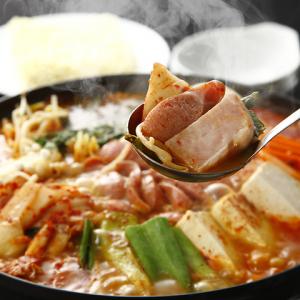 【激辛チャレンジ！?】韓国鍋写真はブデチゲ♪1～5番まで辛さが無料で選べる♪1人前980円(2人前から)