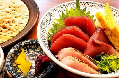 三浦地魚のお刺身丼蕎麦セット