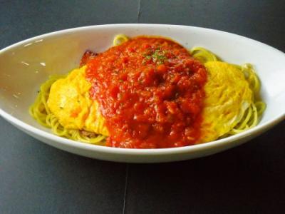オムレツのトマトソーススパゲティ