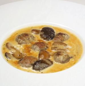 フランス産セップ茸と白身魚とホタテのムースのグラタン