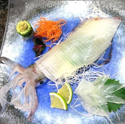 玄界灘で獲れた旬の魚介の「活け造り」素材の味をお楽しみ下さい◎