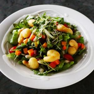フリッターシュリンプとコロコロ野菜のサラダ