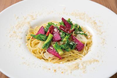 スパゲッティ 季節野菜のペペロンチーノ