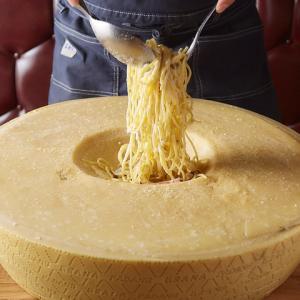 チーズ屋さんの特製カルボナーラ