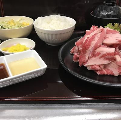 まんぷく250ランチ！お肉がこんなについて1089円(税込)ご飯もおかわり自由！