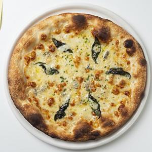 4種類のチーズピッツァ”クワトロ”