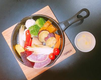 【前菜】10種のロースト野菜 ホワイトアンチョビソース(ディナー)