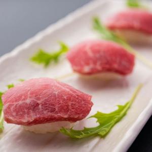 馬肉本来の味わいを贅沢に堪能『桜肉の握り寿司』