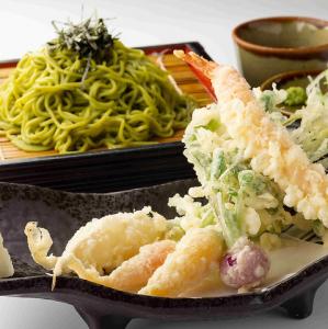 軽井沢高原野菜の天ぷらと茶そばの天ざる