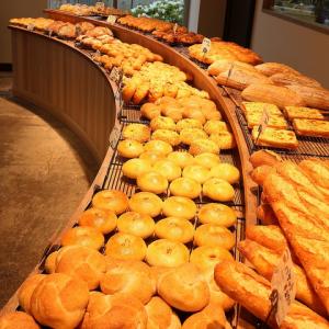 【ベーカリー】天然酵母、国産小麦を使用したこだわりのパン