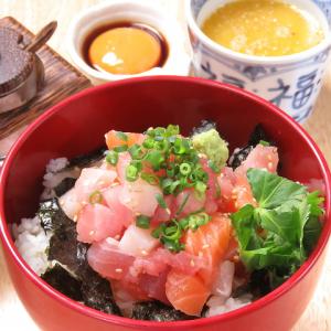 【福郎といえば】名物「福郎丼」は酢飯がポイント！新鮮な刺身を黄身醤油で。最後は出汁茶漬けに！