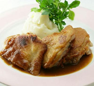名古屋コーチン、皮パリパリ肉ジューシー“Grilled Nagoya Chicken”