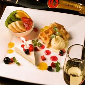 Wine&Dining Cafe BRALIBA(わいんあんどだいにんぐかふぇぶらりばきゅうわいんかふぇじんぼうちょう)