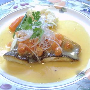 白身魚のポワレ レモンバターソース