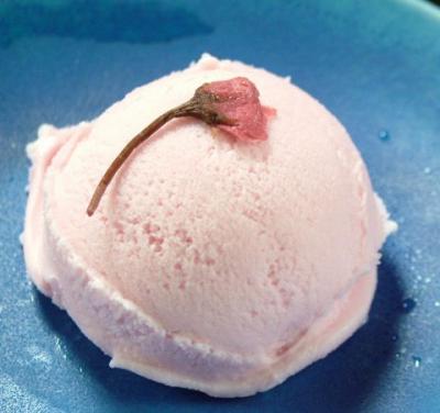 【クーポンでサービス中】桜風味のアイスクリーム