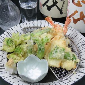 季節の天ぷら。さくさくの衣を纏った季節の食材をお楽しみください！