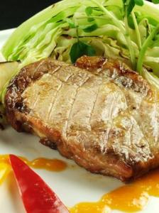本日の北海道ブランドポークのロースステーキのGRILL～お肉を活かす野菜を添えて～