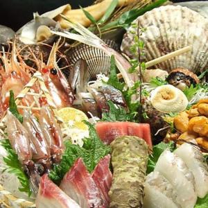 鮮魚の刺身や酒の肴など、旬素材を最大限に引き出します。