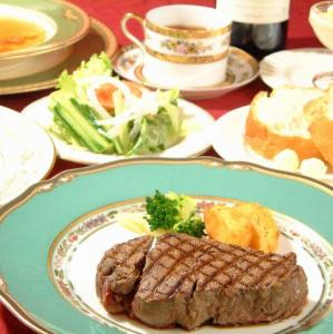 【ディナー】一番人気！特選牛肉網焼ビフテキコース10450円(税抜)