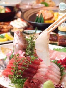 【産地直送鮮魚】天然魚は手桶にいれてお席までお持ちいたします！