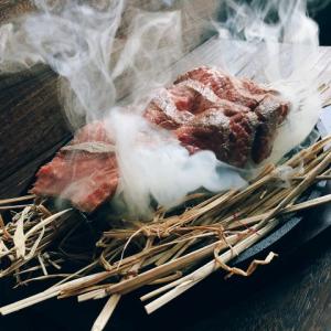 ◆アンガス牛の藁焼きステーキ～ラクレットチーズソースとシャリアピンソース～◆
