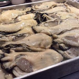 大きな牡蛎(カキ)の天ぷら