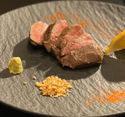 A5ランク神戸牛のお肉をシェフが焼き上げフレンチ仕立てに♪素材と調理技術、本物の味をご堪能ください。