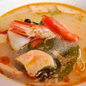 シーフードのトムヤムクン風スープ