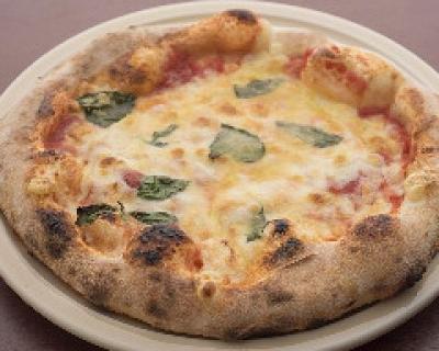 モッツァレラチーズとバジリコのPizzaマルゲリータ